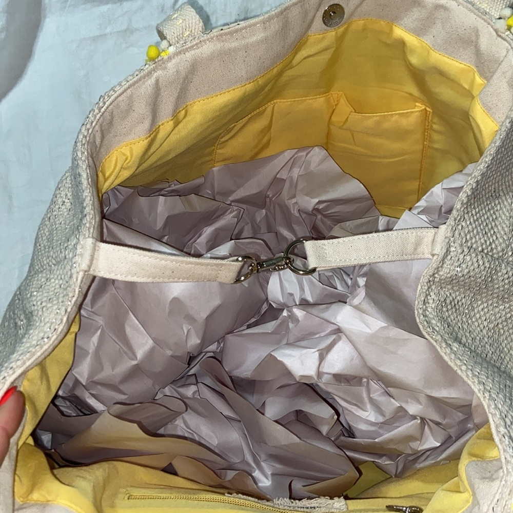 RARE Like new America & Beyond Lemon Hand Beaded beach Tote - Picture 15 of 16